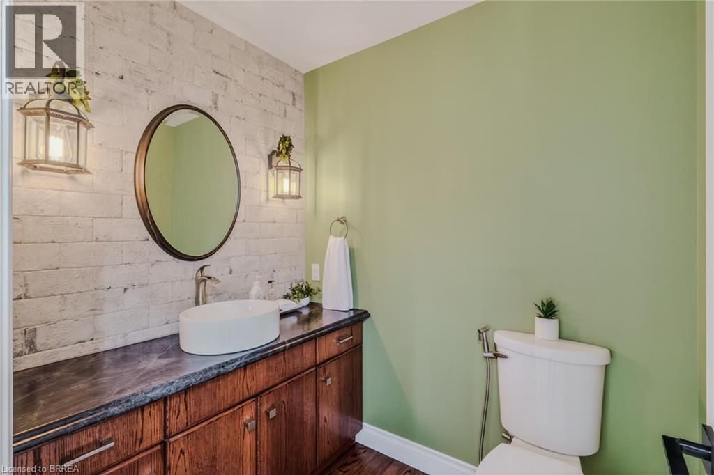 27 KERR SHAVER TERRACE Image 10