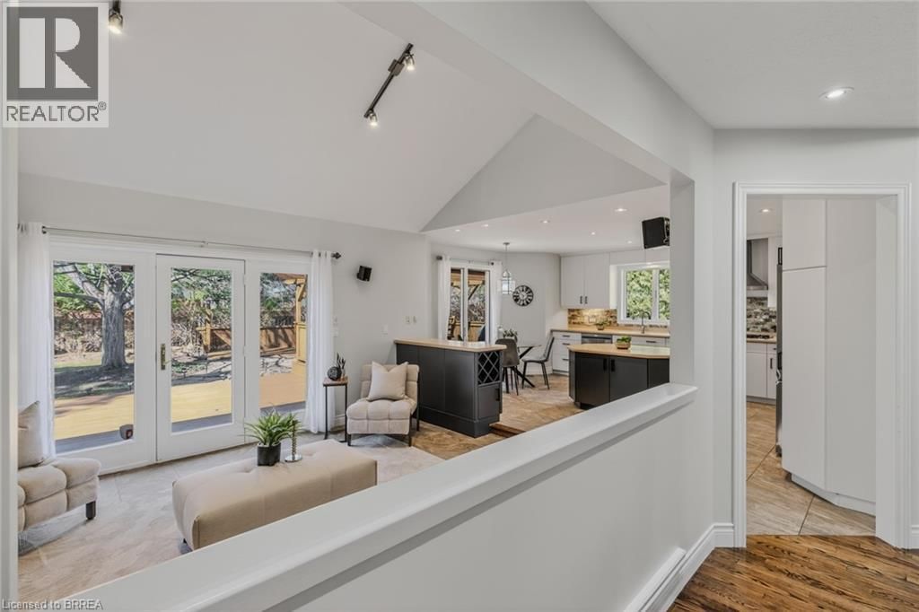 27 KERR SHAVER TERRACE Image 12