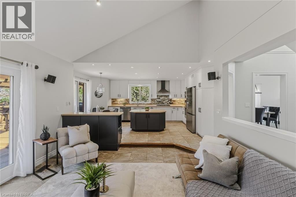 27 KERR SHAVER TERRACE Image 14