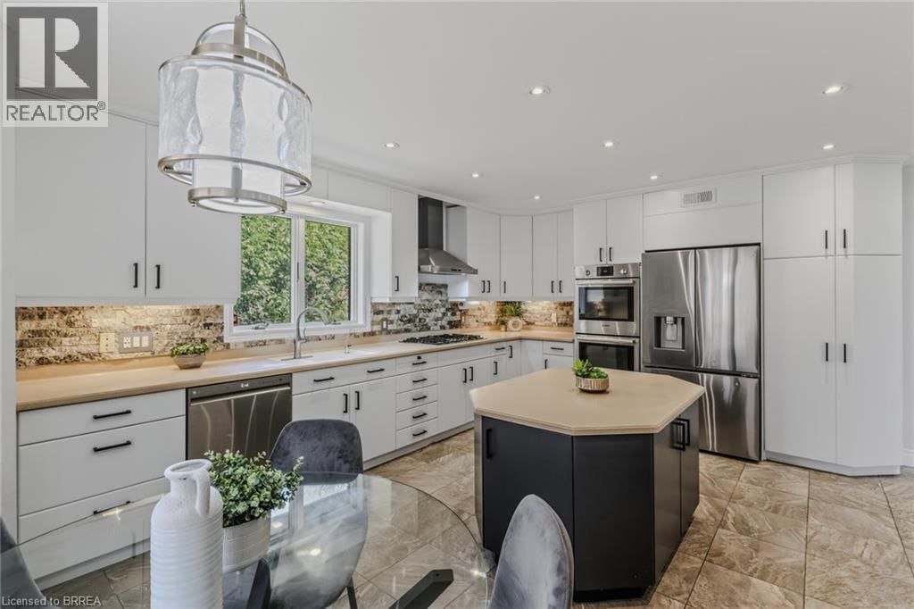 27 KERR SHAVER TERRACE Image 16