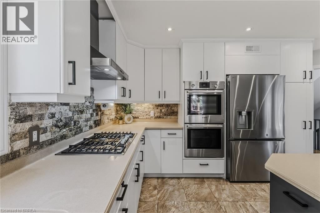 27 KERR SHAVER TERRACE Image 17