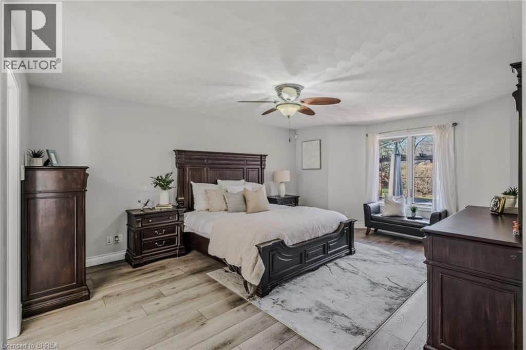 27 KERR SHAVER TERRACE Image 19