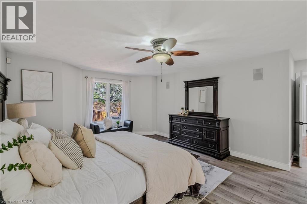 27 KERR SHAVER TERRACE Image 20