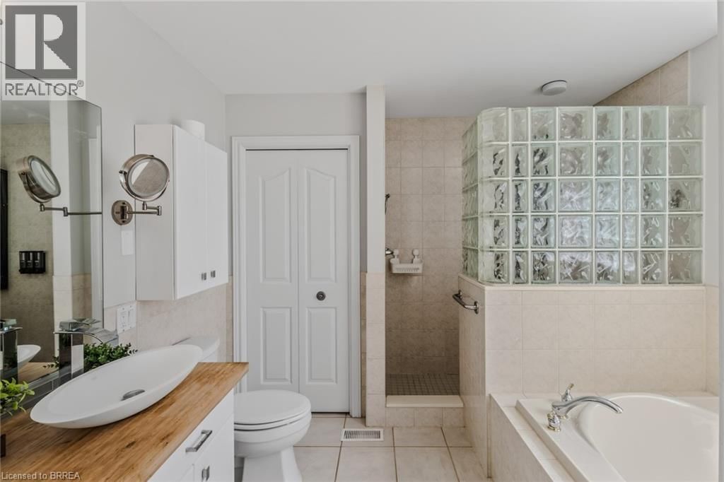 27 KERR SHAVER TERRACE Image 23