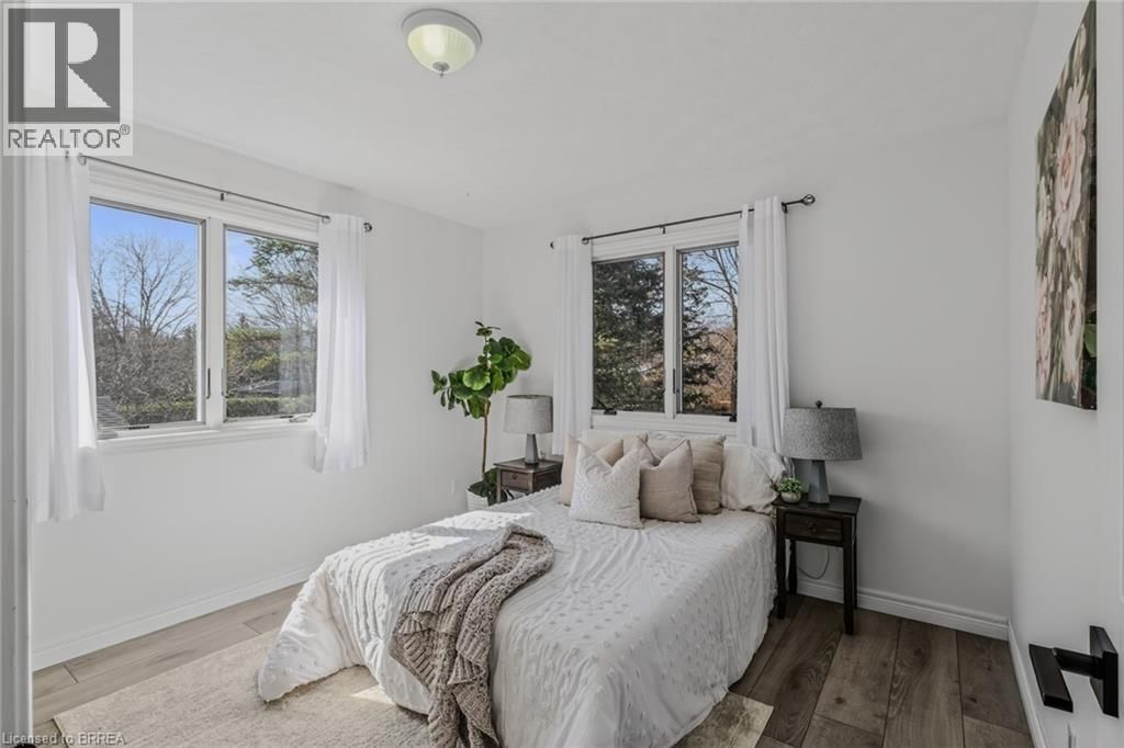 27 KERR SHAVER TERRACE Image 28