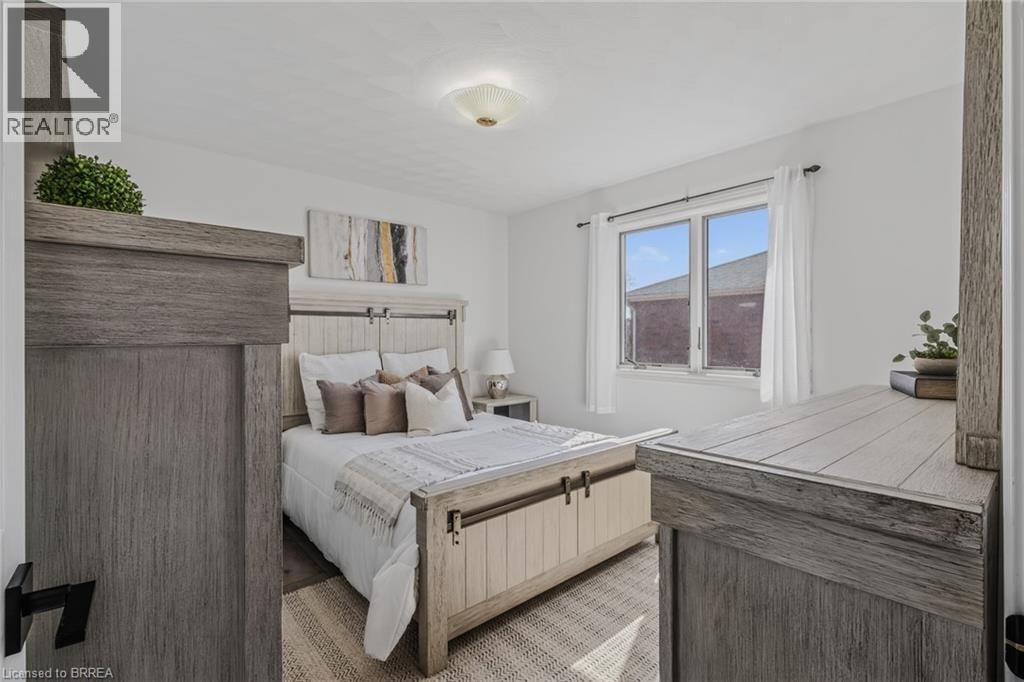 27 KERR SHAVER TERRACE Image 30