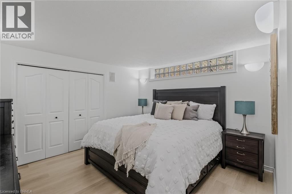 27 KERR SHAVER TERRACE Image 42