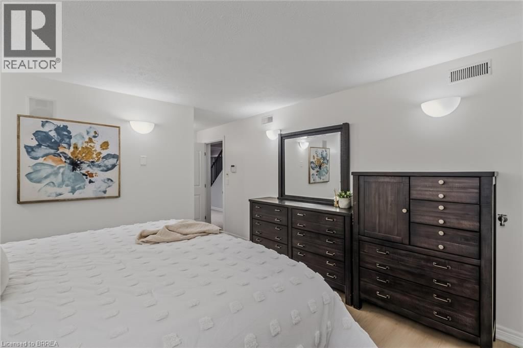 27 KERR SHAVER TERRACE Image 43