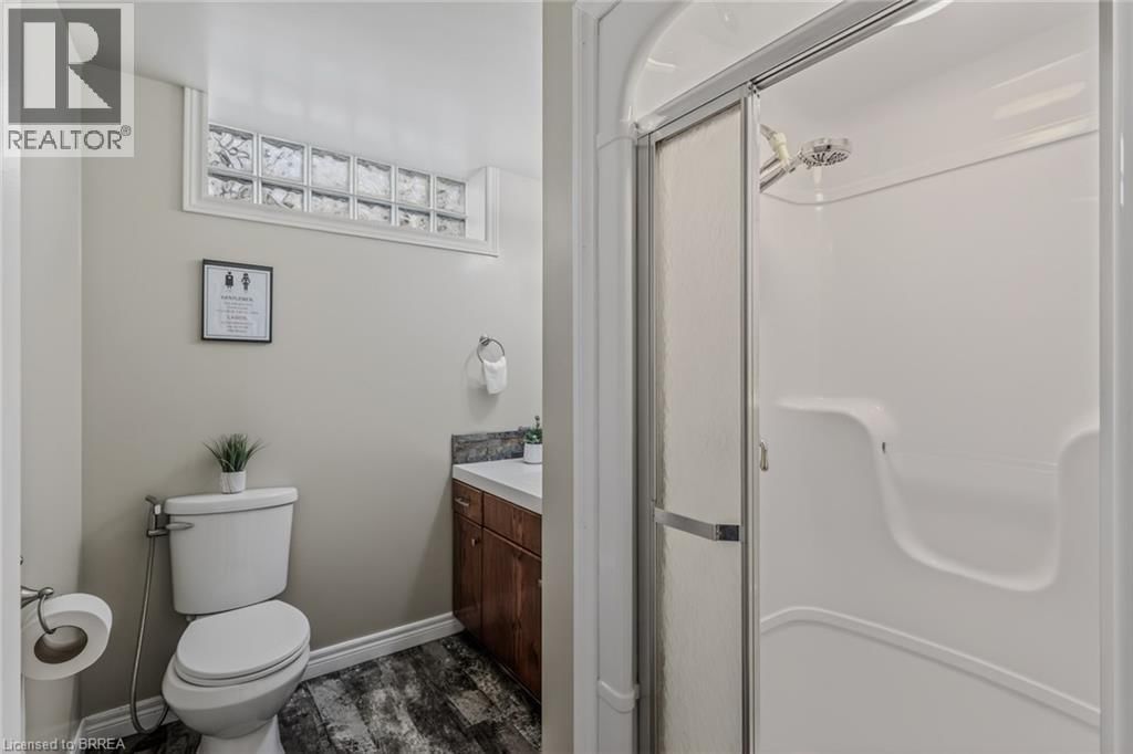 27 KERR SHAVER TERRACE Image 44