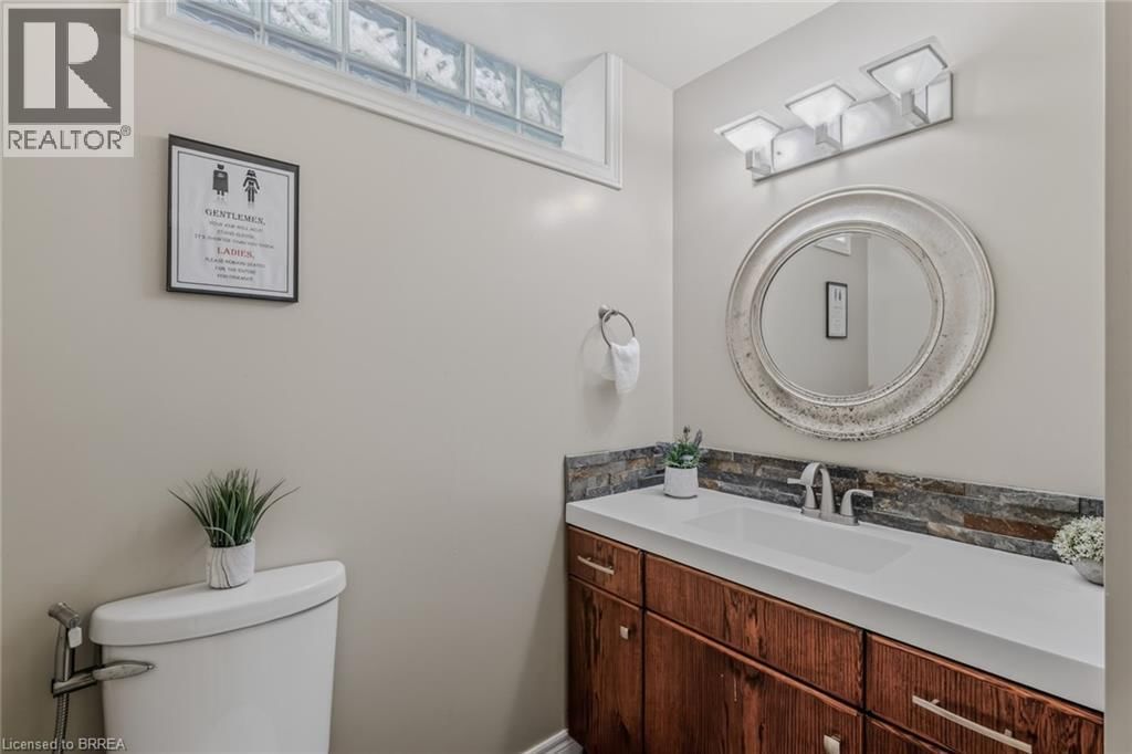 27 KERR SHAVER TERRACE Image 45