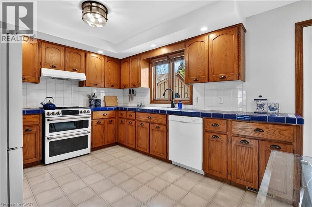 72 NATIONAL DRIVE Image 9