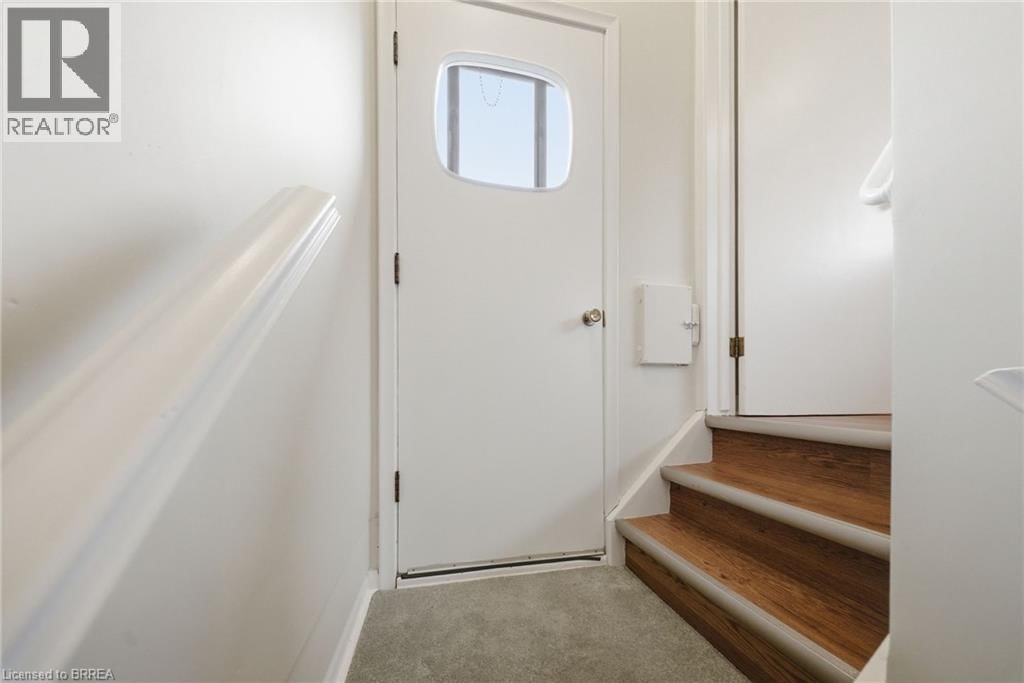 51 GRAHAM AVENUE Image 18