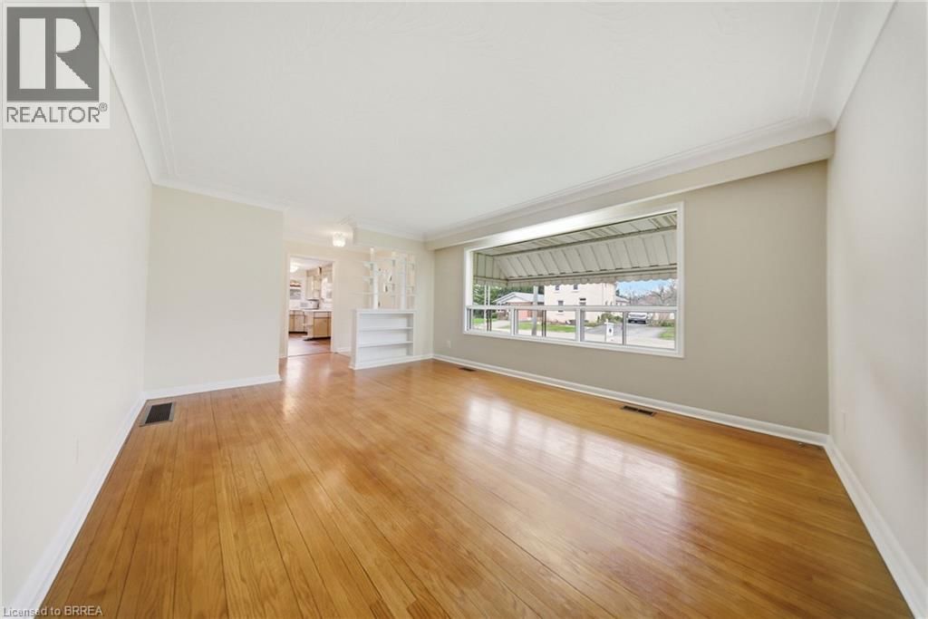 51 GRAHAM AVENUE Image 6