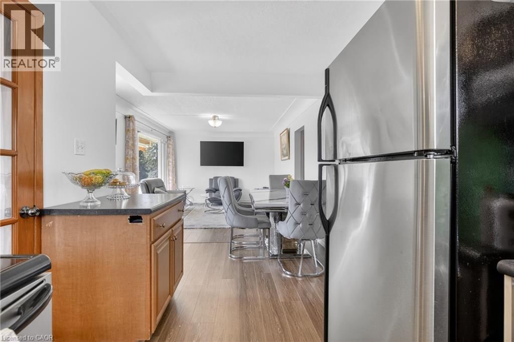 270 MAUSSER AVENUE Image 16