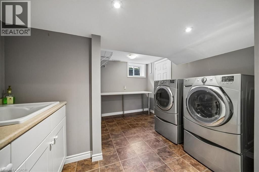 3481 REGAL ROAD Image 38