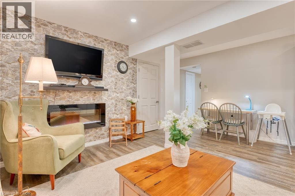 58 - 7 SOUTHSIDE PLACE Image 34