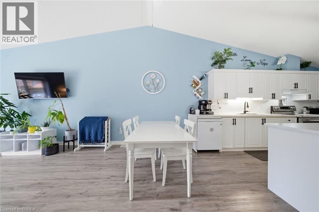 10 - 385 PARK ROAD NORTH Image 10