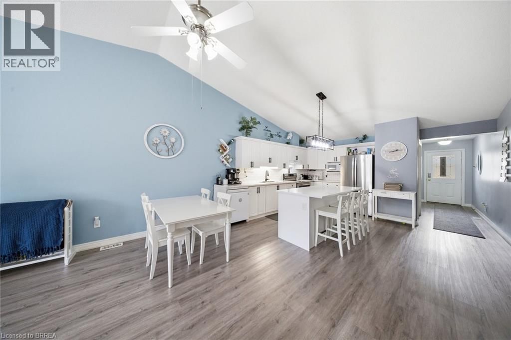 10 - 385 PARK ROAD NORTH Image 11