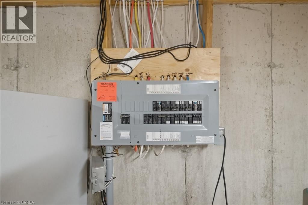 10 - 385 PARK ROAD NORTH Image 26