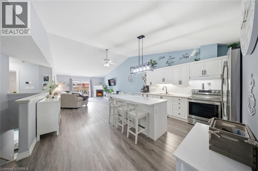 10 - 385 PARK ROAD NORTH Image 4