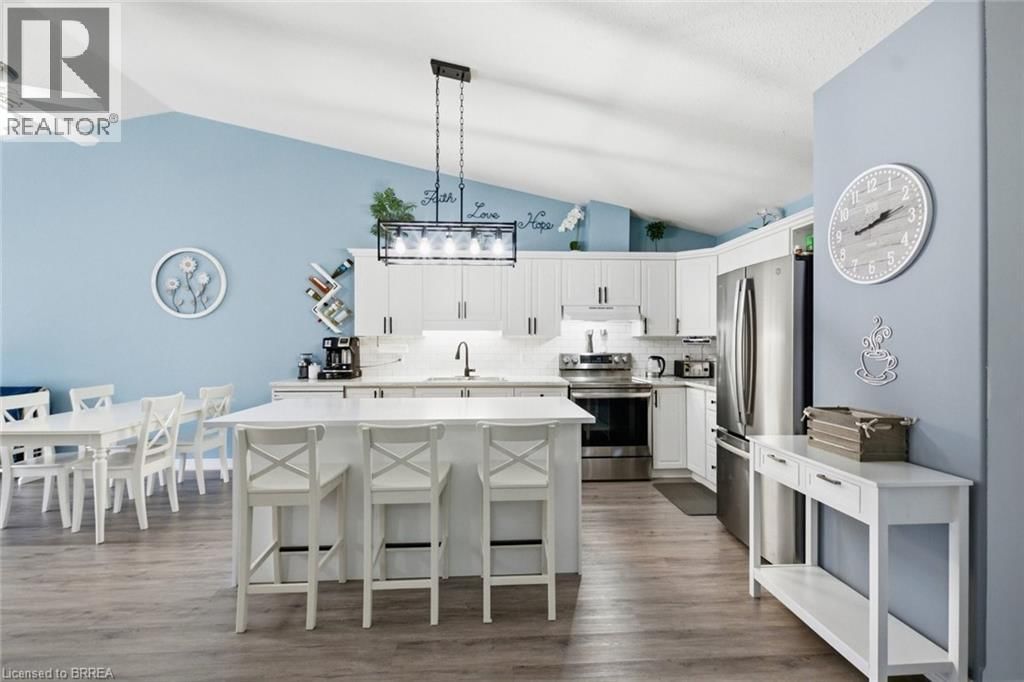 10 - 385 PARK ROAD NORTH Image 6