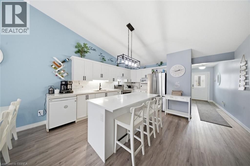 10 - 385 PARK ROAD NORTH Image 7