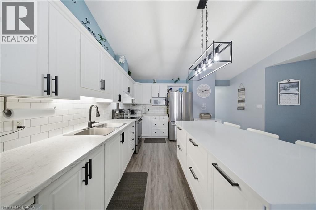 10 - 385 PARK ROAD NORTH Image 8