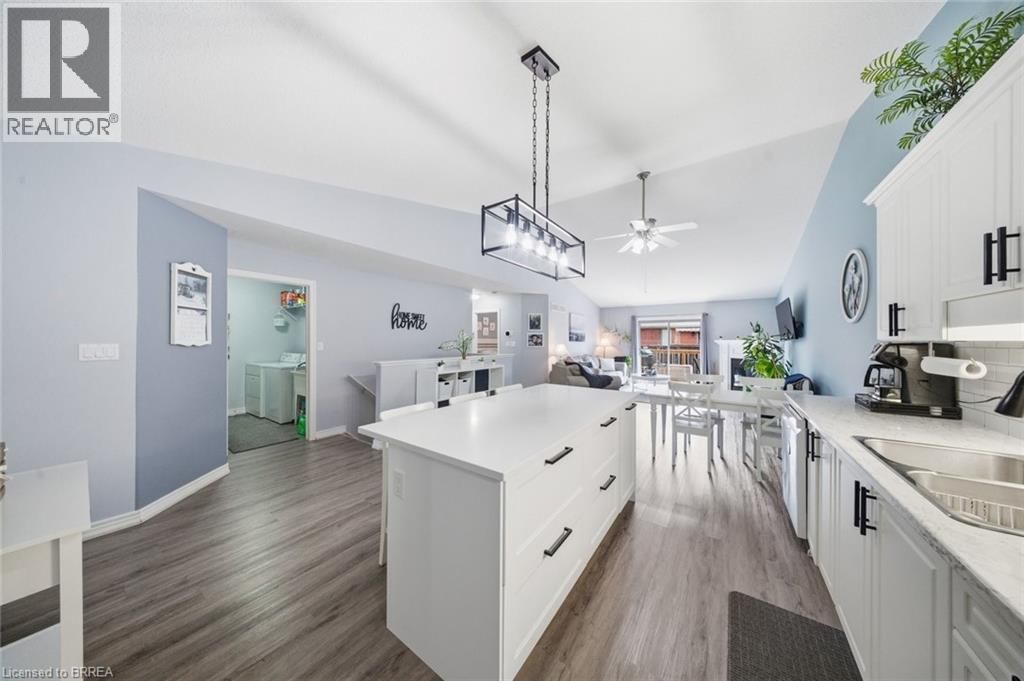 10 - 385 PARK ROAD NORTH Image 9