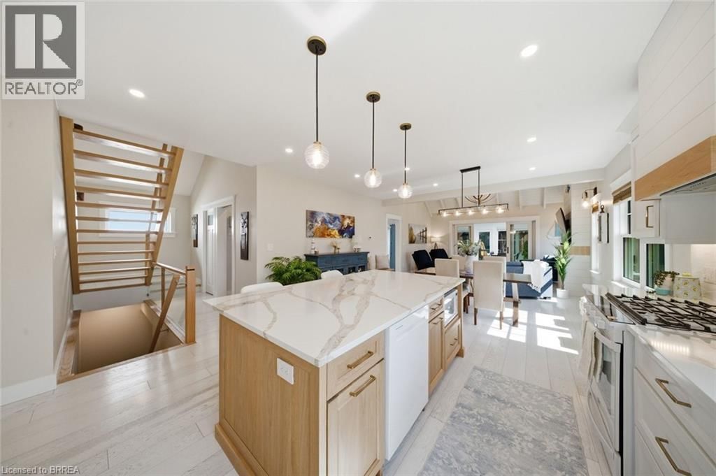 20 - 80 NEW LAKESHORE ROAD Image 12