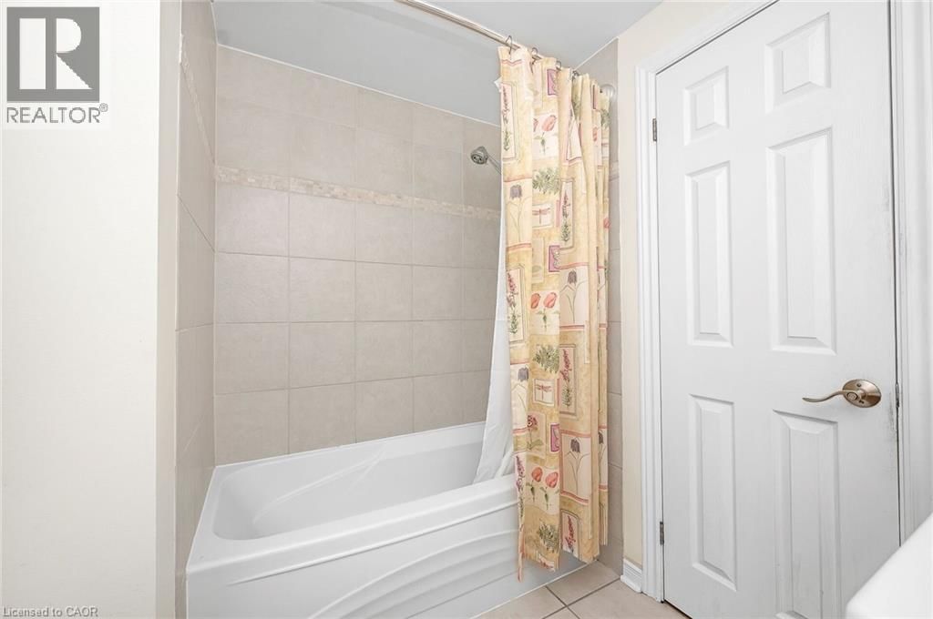 285 SURREY DRIVE Image 28