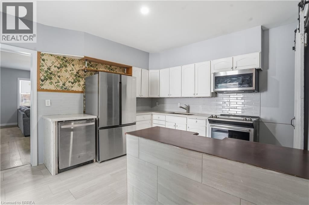 28 WELLINGTON STREET Image 10