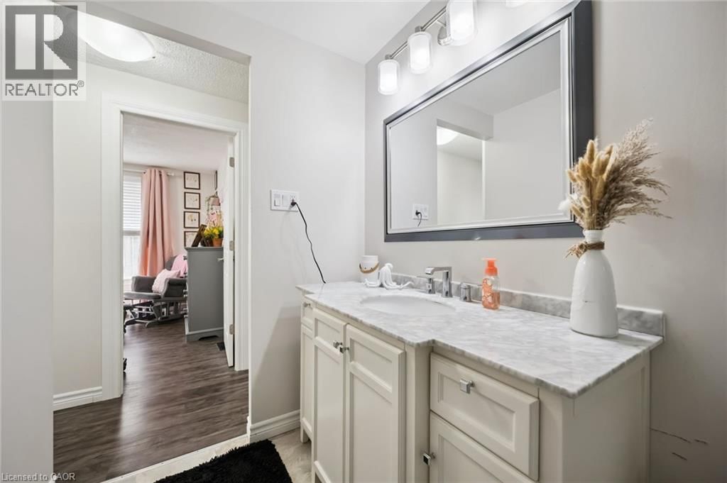 127 KINGSWOOD DRIVE Image 20