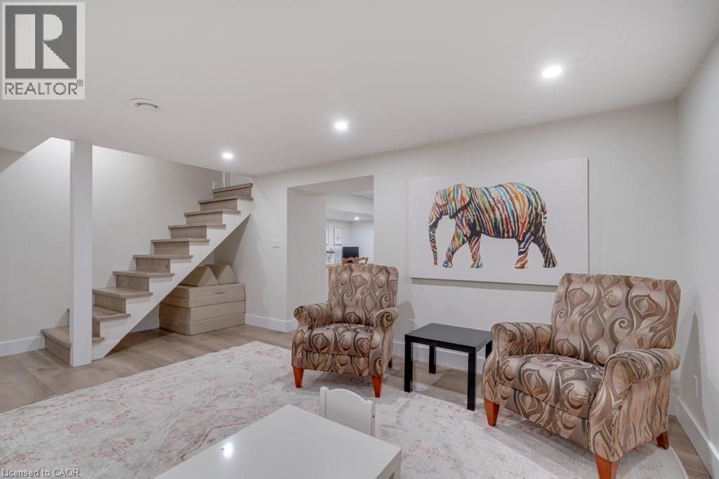 24 BENTLEY PLACE Image 28