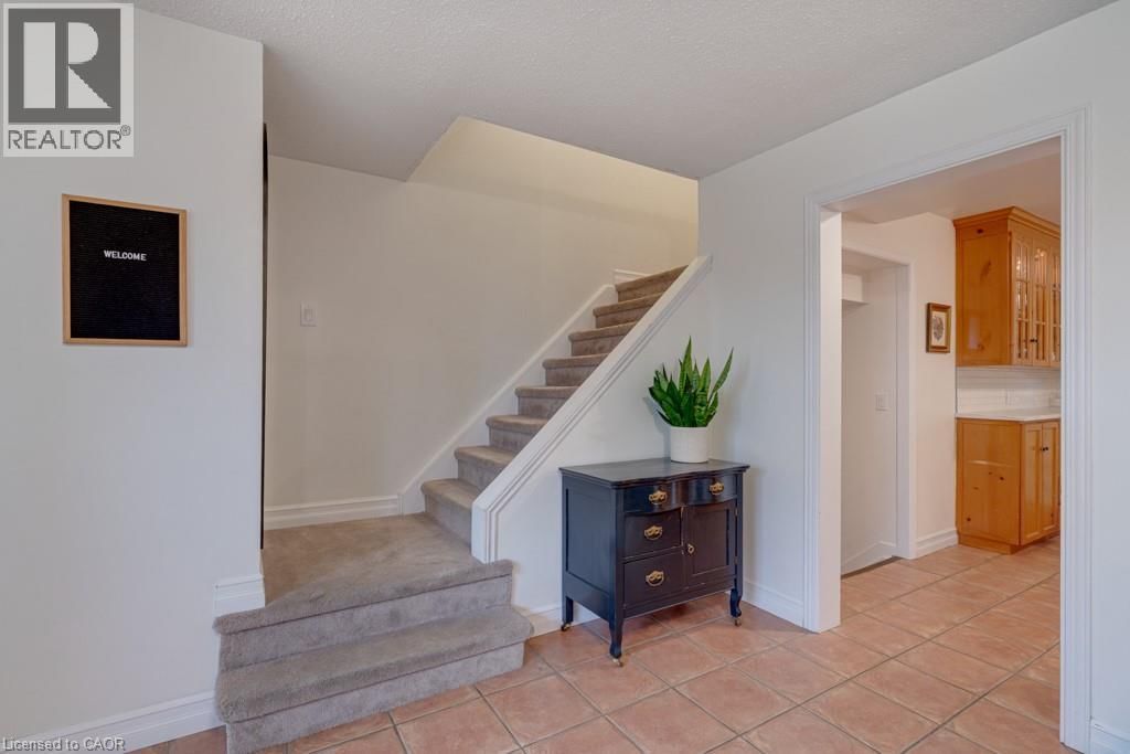 24 BENTLEY PLACE Image 6