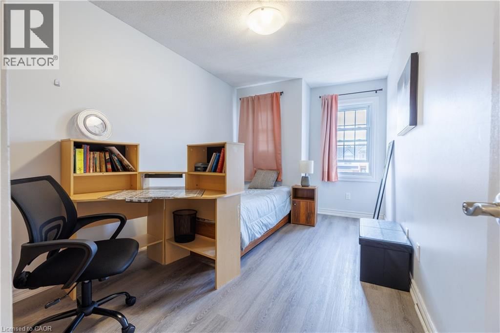 5 - 1570 RICHMOND STREET Image 17