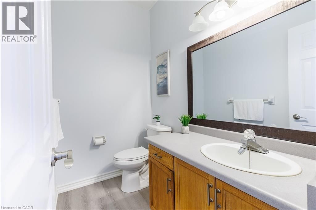 5 - 1570 RICHMOND STREET Image 9