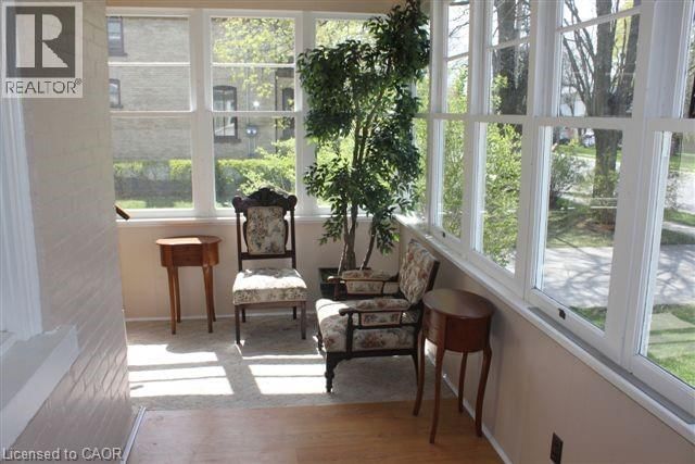 B - 127 LAUREL STREET Image 4