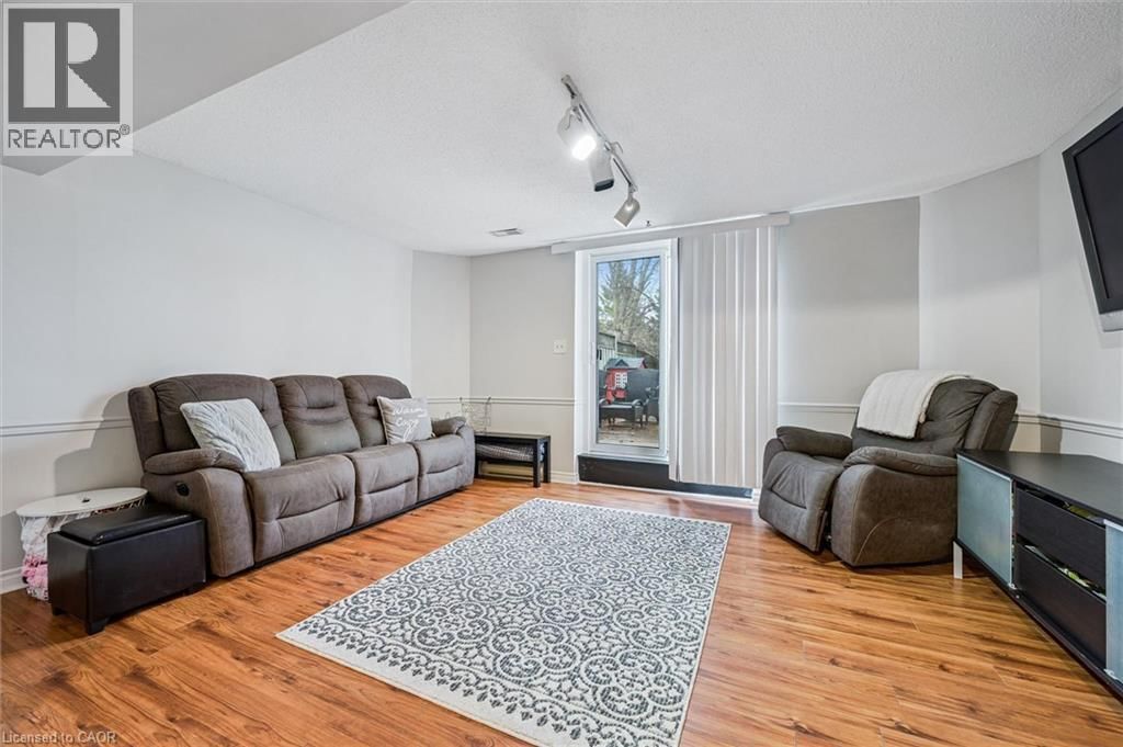 101 CONNELLY DRIVE Image 32