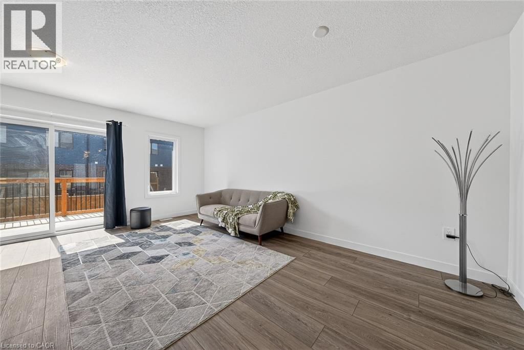 95 QUEENSBROOK CRESCENT Image 14