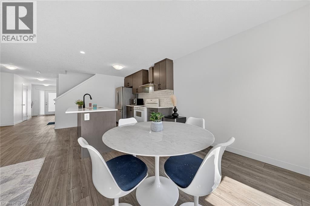 95 QUEENSBROOK CRESCENT Image 16