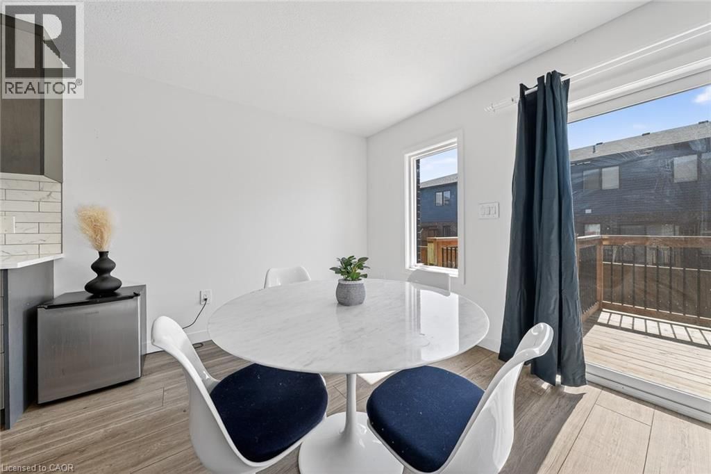 95 QUEENSBROOK CRESCENT Image 17