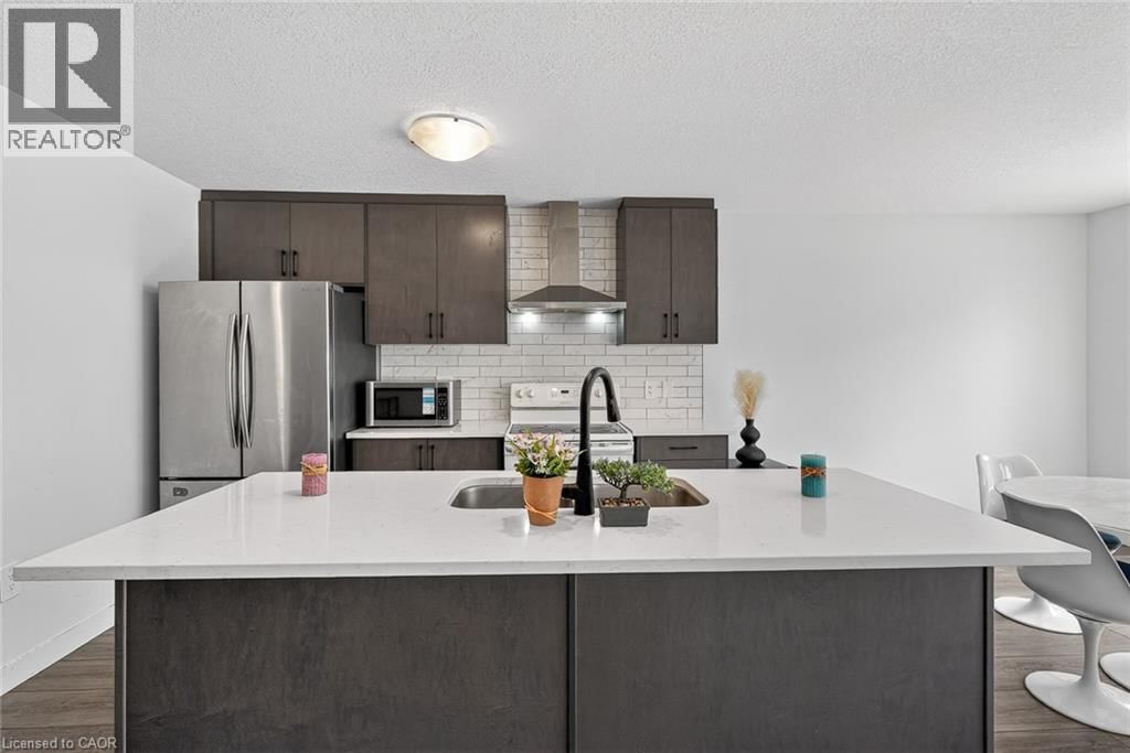 95 QUEENSBROOK CRESCENT Image 20