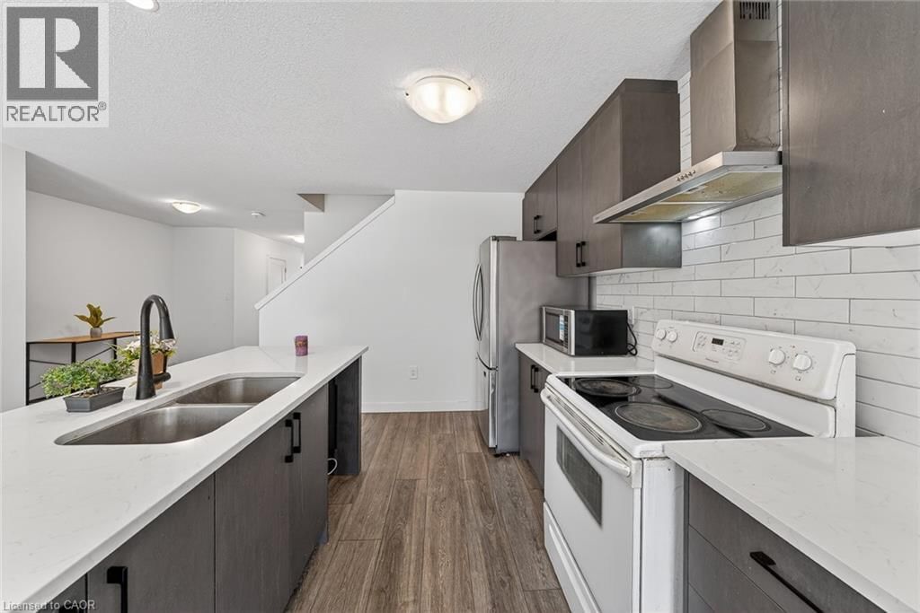 95 QUEENSBROOK CRESCENT Image 21