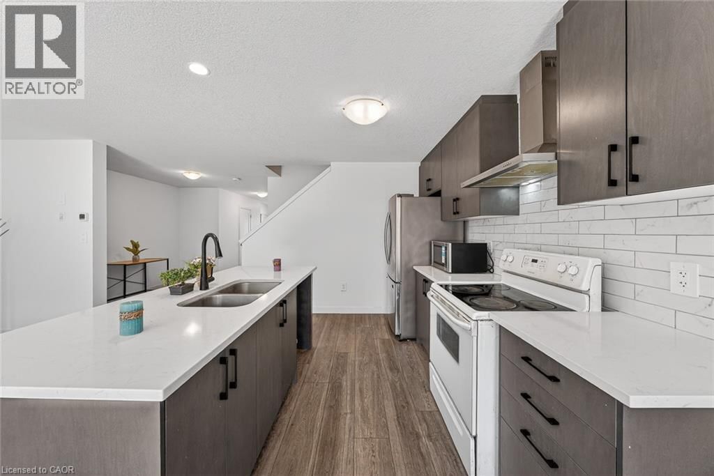 95 QUEENSBROOK CRESCENT Image 22