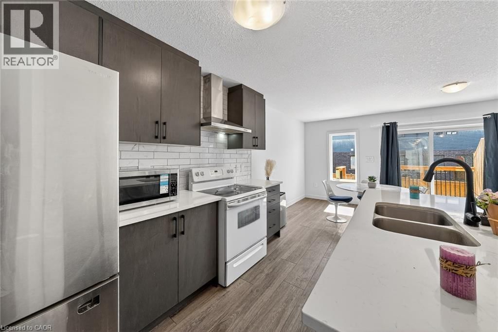 95 QUEENSBROOK CRESCENT Image 24