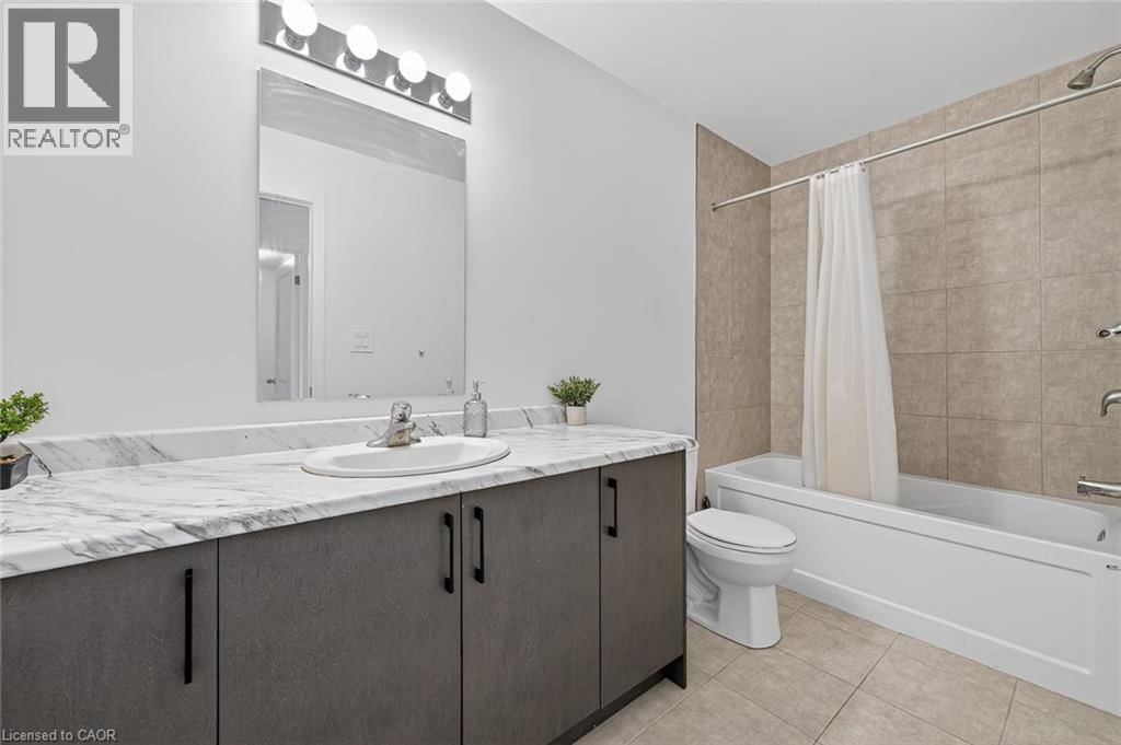 95 QUEENSBROOK CRESCENT Image 26