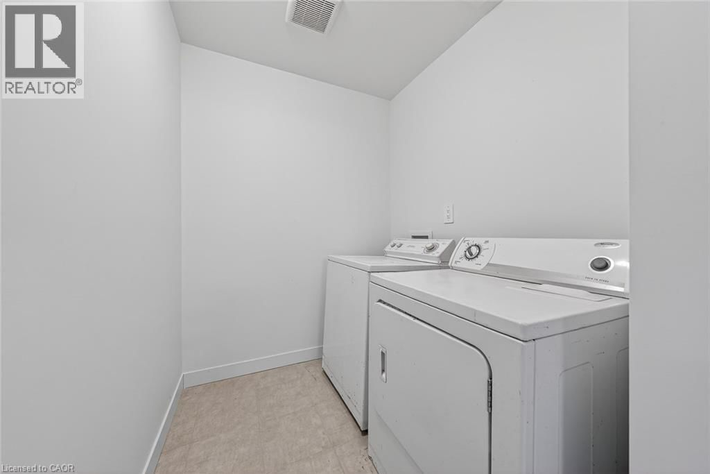 95 QUEENSBROOK CRESCENT Image 32