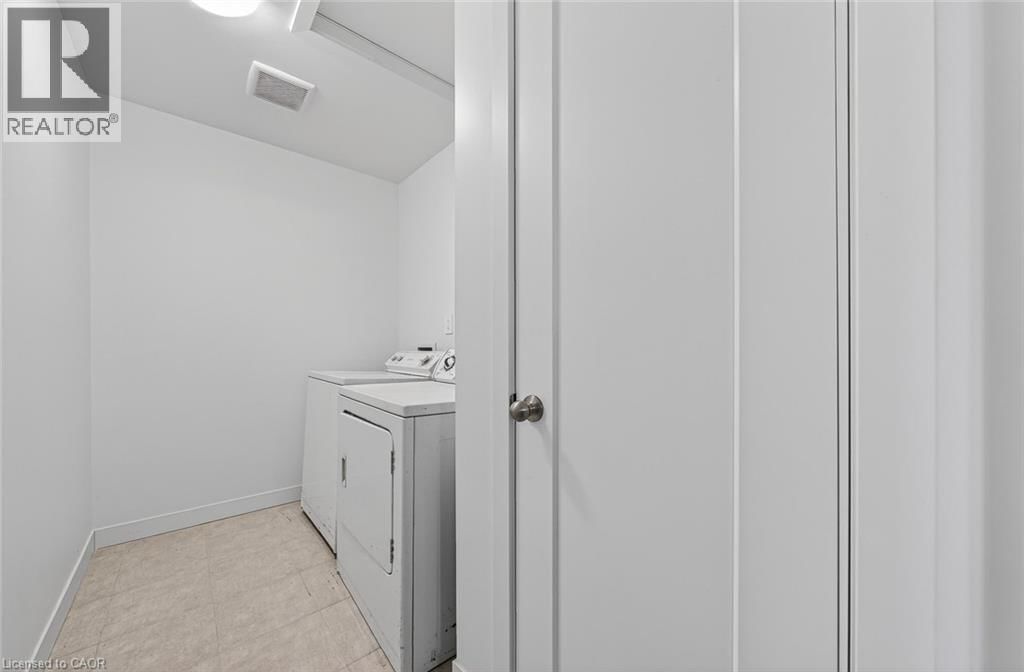 95 QUEENSBROOK CRESCENT Image 33