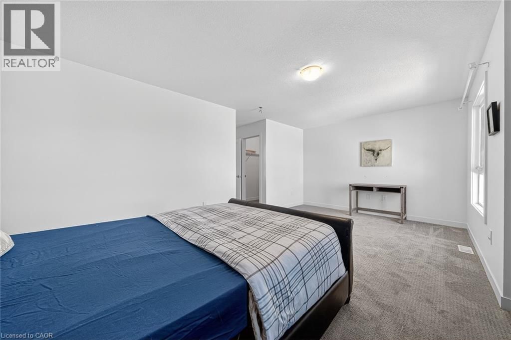 95 QUEENSBROOK CRESCENT Image 36