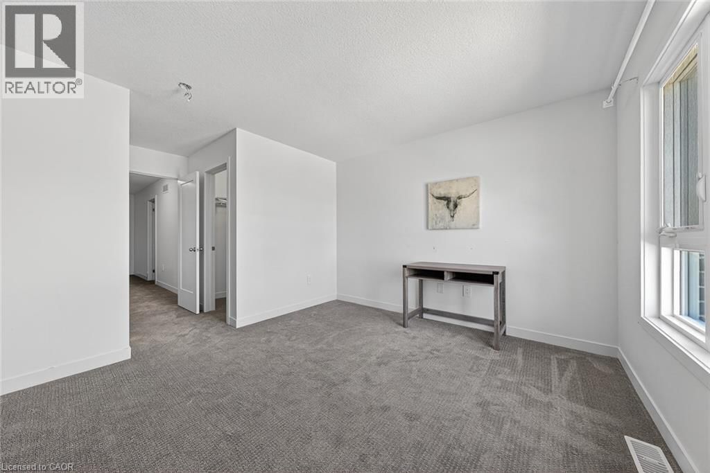 95 QUEENSBROOK CRESCENT Image 37